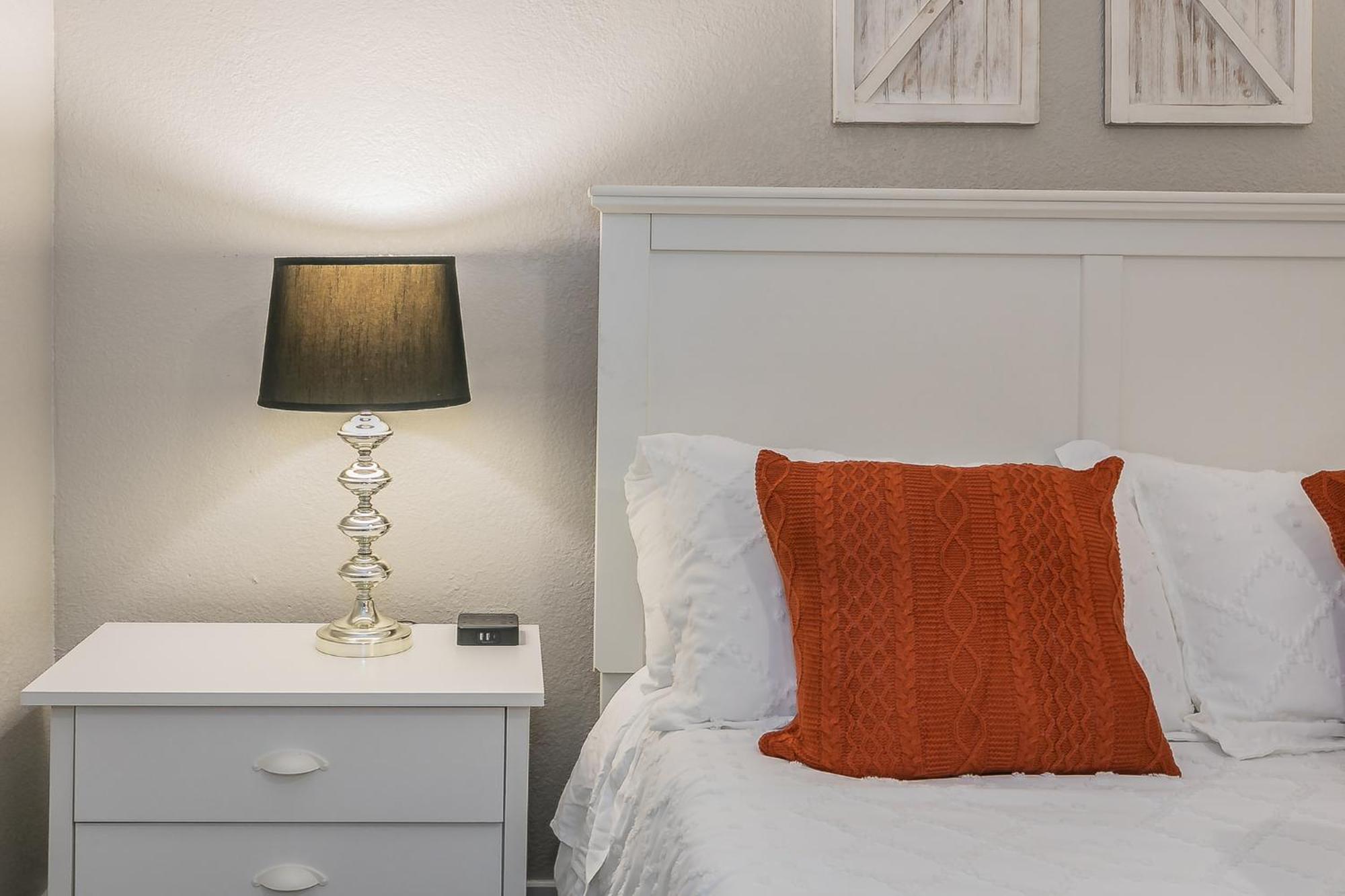 Cozy 2Br Farmhouse Apt - Sleeps 8 - Free Parking! อาร์ลิงตัน ภายนอก รูปภาพ